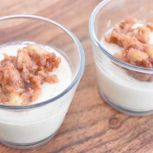Kanel panna cotta med karamelliserede æbler