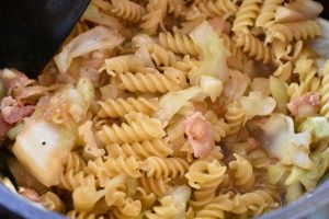 DSC_1133 • nogetiovnen.dk One pot pasta med bacon, spidskål og fløde