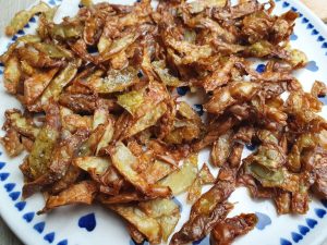 Chips af kartoffelskræller i airfryer el. ovn