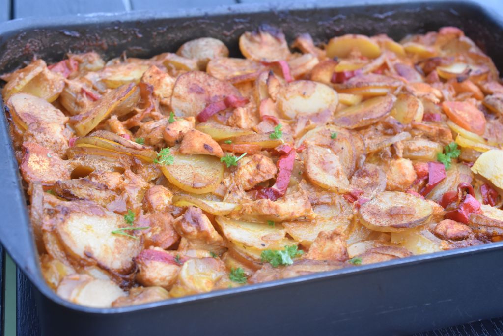 One pan med kylling & kartofler - kylling i fad