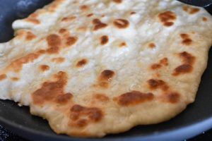 Naanbrød uden gær – stegt brød på panden