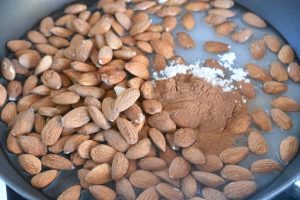 Brændte mandler med kanel og vanilje