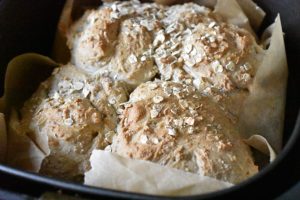 Langtidshævede boller i airfryer - nem opskrift