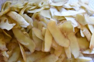 Chips af kartoffelskræller i airfryer el. ovn