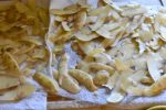 Chips af kartoffelskræller i airfryer el. ovn