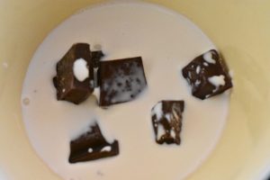 Pære belle helene med chokoladesauce - nem