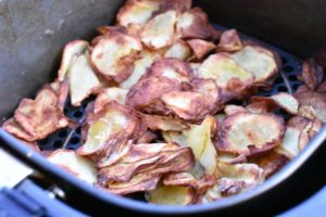Chips i airfryer - hjemmelavede kartoffelchips