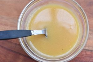 Karamelsauce i mikroovn - nem opskrift