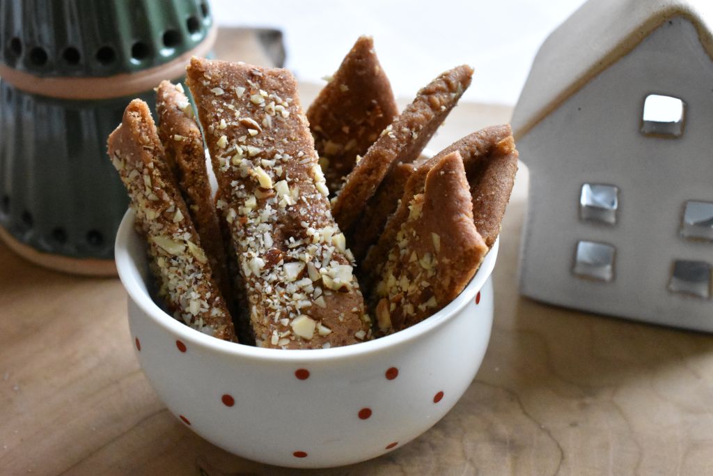 DSC_1899 • nogetiovnen.dk Nemme jule småkager - karamelsnitter til jul