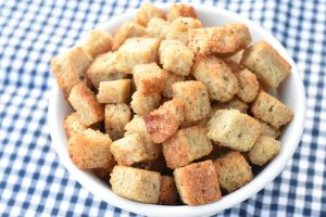 DSC_0502 • nogetiovnen.dk Croutoner i airfryer - opskrift på brødcroutoner