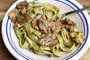 Pastaret med svampe og fløde - cremet pasta