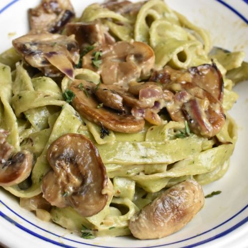 Pasta med svampe og fløde - nem pastaret