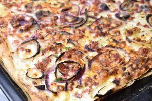 Flammkuchen - tarte flambee - hvid pizza