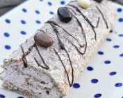 Budapestrulle opskrift - nøddemarengs roulade