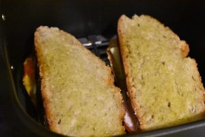 Toast i airfryer - nem opskrift på sandwich