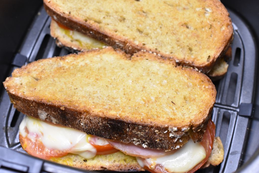 Toast i airfryer - nem opskrift på sandwich