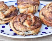Kanelsnurrer - opskrift på brunsviger snurrer