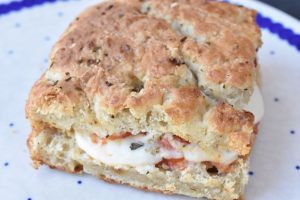 Foccacia sandwich med mozzarella
