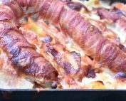 Medister i svøb med flødekartofler & gulerødder