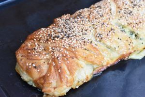 Skinkestang - opskrift på nem butterdejsstang