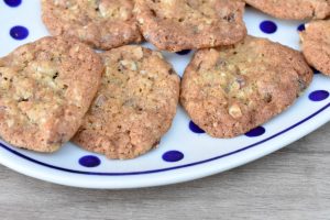 Cookies med karamel, salt & mandler - opskrift