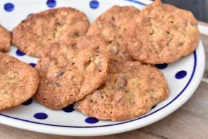 Cookies med karamel, salt & mandler - opskrift