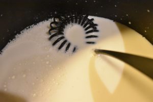 Fløjlsgrød - nem opskrift på maizenagrød