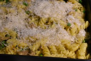 Pastaret i ovn med kylling, bacon & fløde