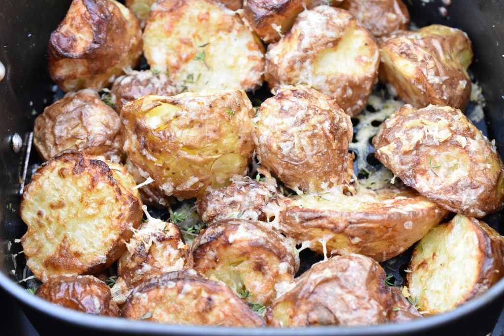 Parmesan kartofler i airfryer el. ovn - opskrift