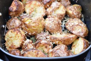 Parmesan kartofler i airfryer el. ovn - opskrift