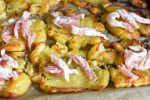Knuste kartofler med bacon - nem opskrift
