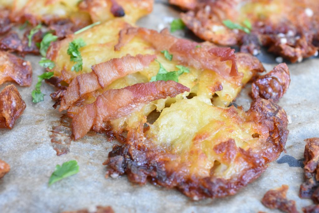 Knuste kartofler med bacon - nem opskrift