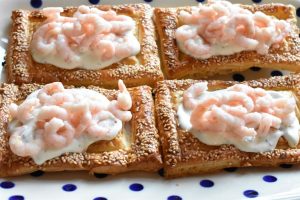 Butterdejstærter med rejer - forret med butterdej