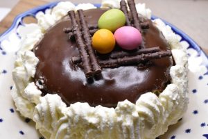 Påskelagkage - nem lagkage med banan