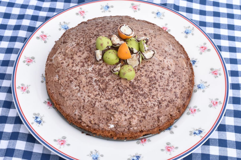 Kage med påskeæg - nem påskekage opskrift