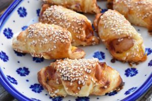 Pølsehorn af butterdej - indbagte pølser