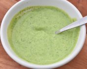 Ramsløgscreme med mozzarella & hvidløg - nem