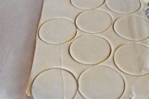 Medaljer med flødecreme - nemme flødekager