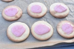 Medaljer med flødecreme - nemme flødekager