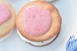 Medaljer med flødecreme - nemme flødekager