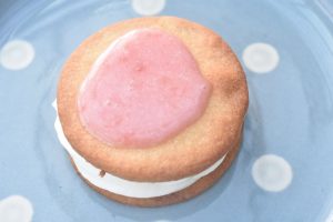 Medaljer med flødecreme - nemme flødekager