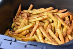Frosne pommes frites i airfryer - lækre sprøde