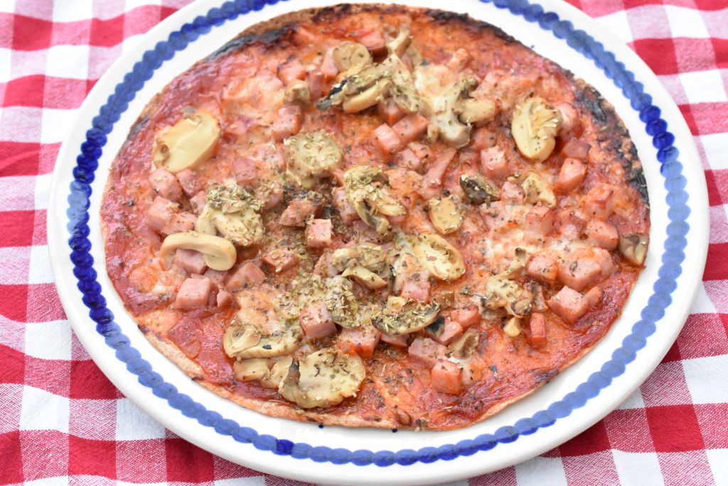 Tortilla pizza med skinke - nem opskrift
