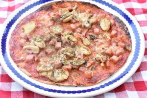 Tortilla pizza med skinke - nem opskrift