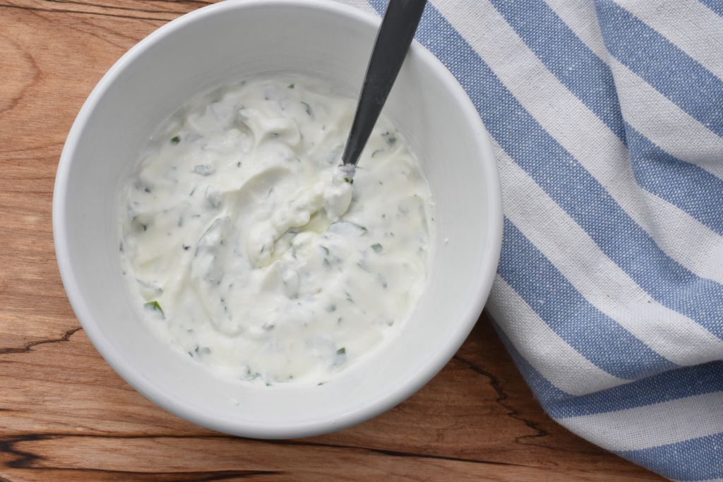 Creme fraiche dressing – nem lækker opskrift nogetiovnen.dk