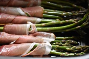 Asparges i airfryer - med bacon el. skinke