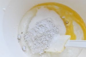 Vanilje muffins med frosting - nemme uden æg