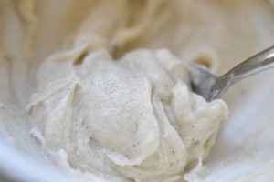 Vanilje muffins med frosting - nemme uden æg