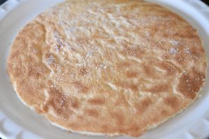 Rabarberlagkage med makroner - nem opskrift