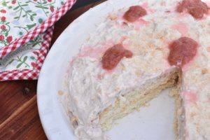 Rabarberlagkage med makroner - nem opskrift